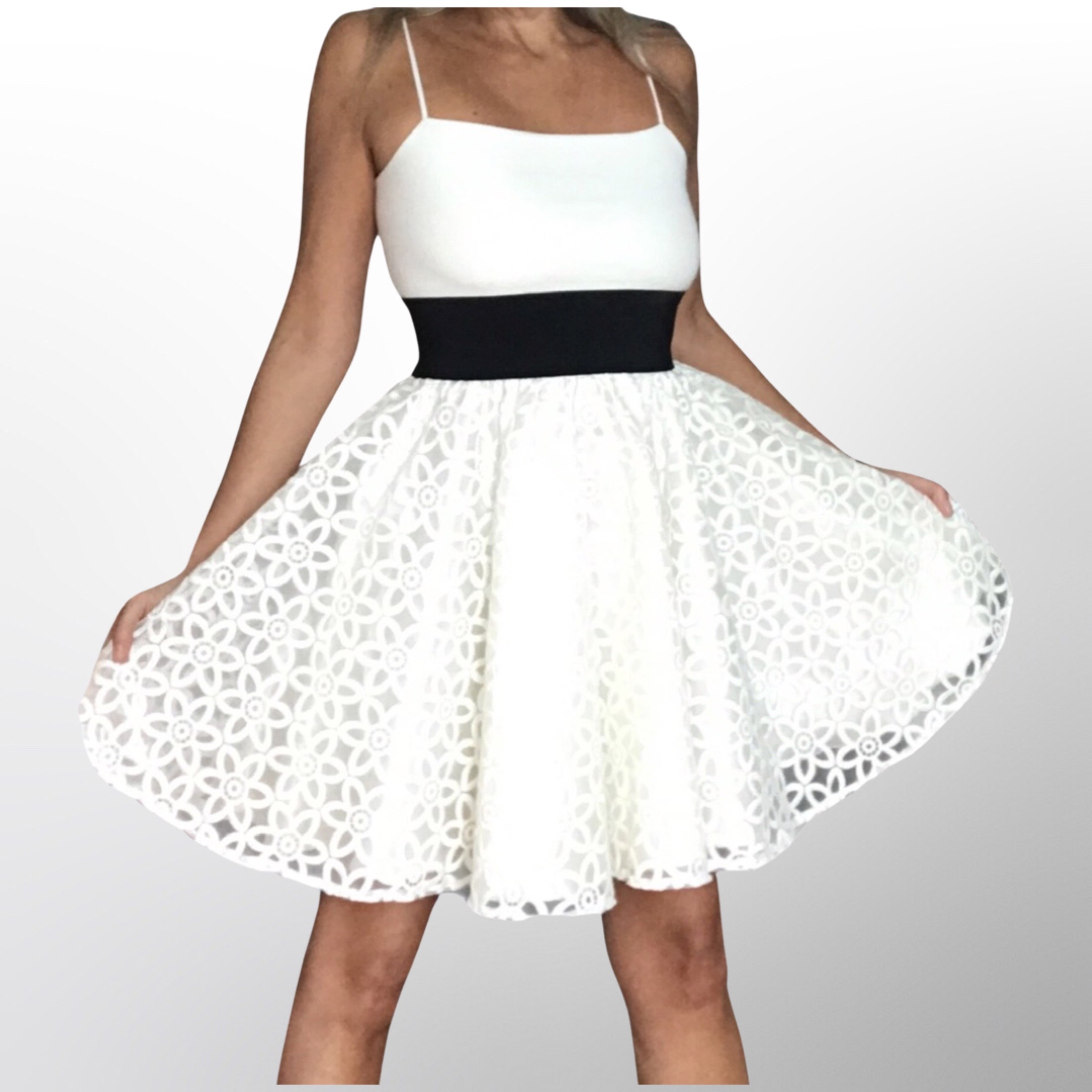 Šaty krátké krémové BOROS DR-S-CR01